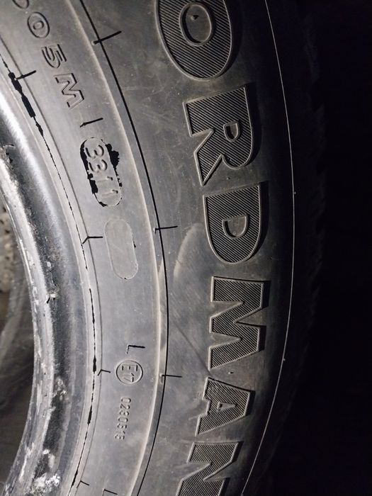 4 шины Nokian 225 70 R16.