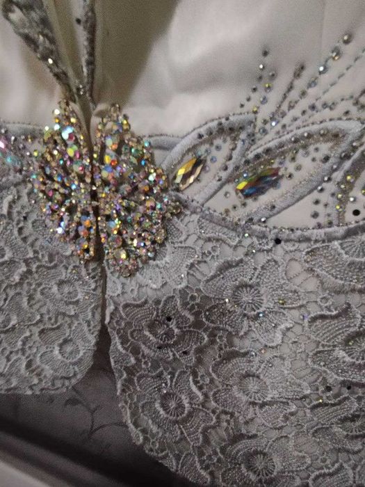 Продаётся женский костюм (тройка)