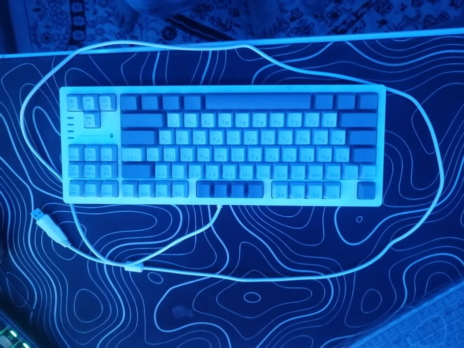 Продам клавиатуру