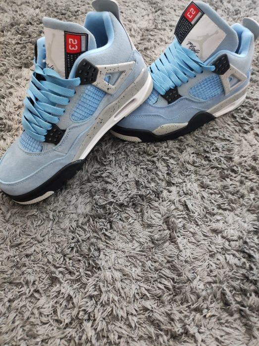 Adidași Air Jordan 4 Retro University Blue – mărime 40..5