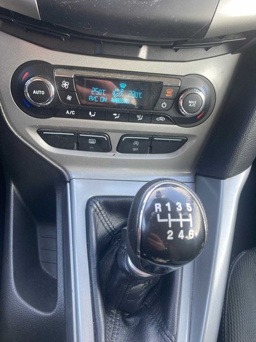 Ford Focus MK3 -1.6 TDCi 95 CP – 2011 – 277.000 km – 4.100€ negociabil