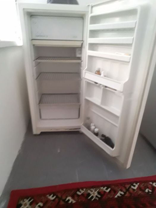 Холодильник продается