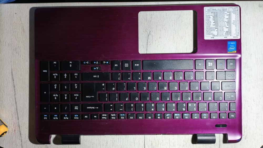 Piese Laptop Acer E5 571 

Monitor - 150 lei
Tastatura - 100 lei