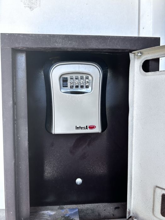 Дава се под наем Двустаен апартамент в София, Карпузица - 70 кв.м за 86.7 € - Снимка #20