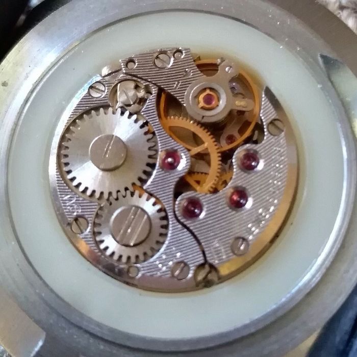 Механизм от часов "победа" "полет" "чайка "