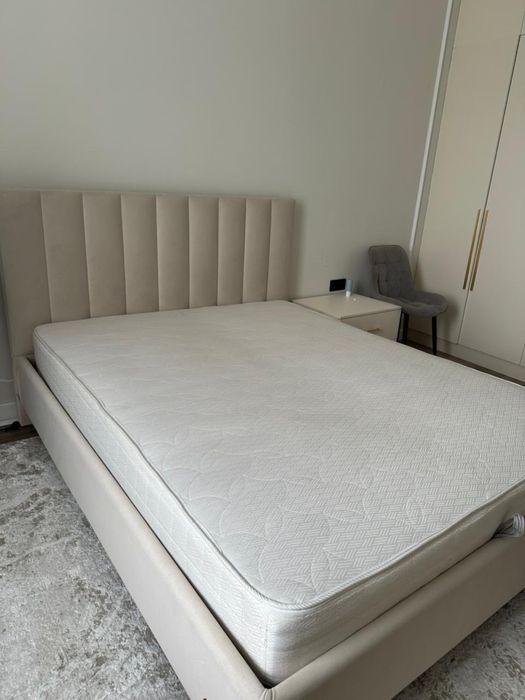 Двухспальная кровать