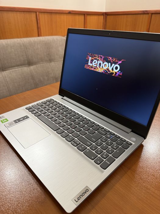 Lenovo IdeaPad 3 15IML05 – i5-10210U / 8GB RAM / 256GB SSD / MX130 2GB / Full HD
