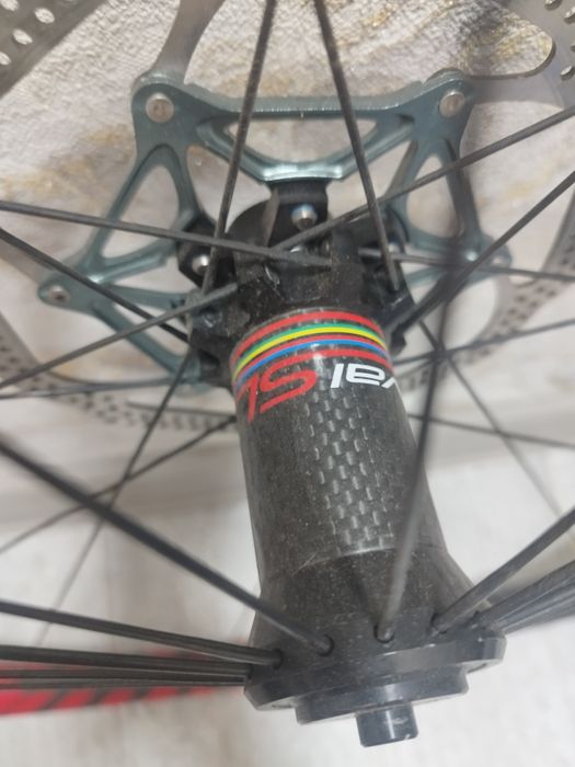 Карбоновые колёса в сборе