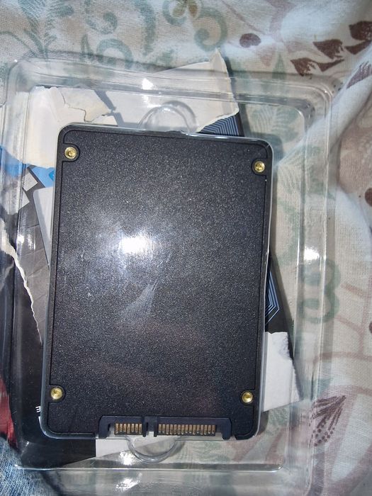 Vand carcasa MSI MAG force 110r negru cu ssd 1tb