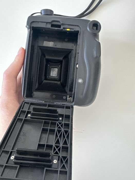 Продам фотоаппарат инстакс мини 11