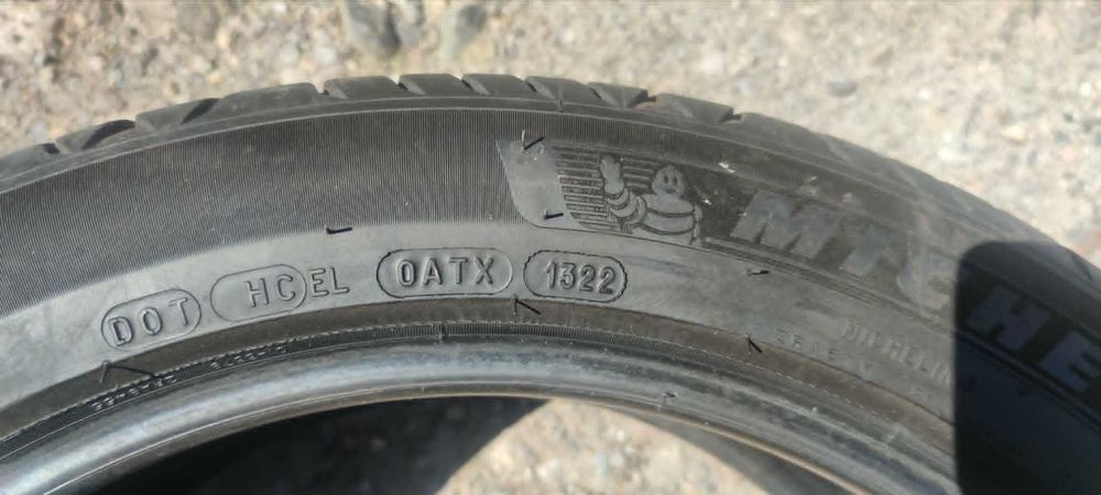 235/45R18 Michelin Primacy 4 - 4 бр летни гуми   Гумите са без балони , криво и напукано. Цената е за комплекта.