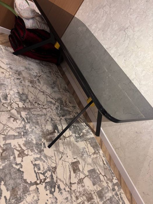 Продаётся стол новый