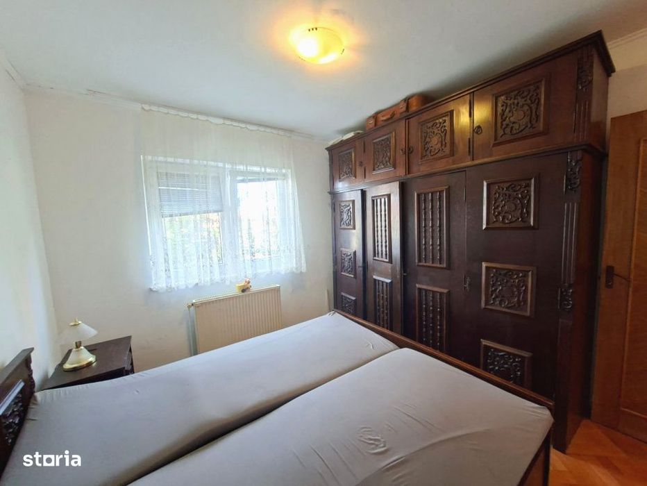 Apartament 3 camere decomandate zona Scoala de Inot