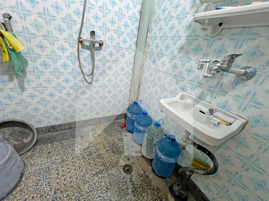 Продава се апартамент (4+1) 100 кв.м. в гр. Каспичан. Център!