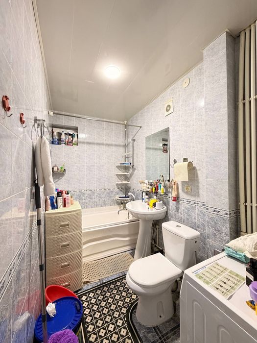 4/2/4 Цум ,метро Айбек ,метро Космонавтов, цена 158 000 $