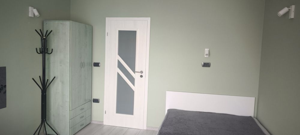 Дава се под наем Едностаен апартамент в Перник, Изток - 50 кв.м за 298.86 € - Снимка #2