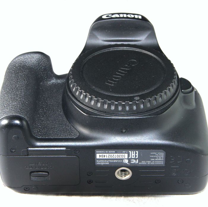 Комплект камера Canon EOS 4000D с обективи