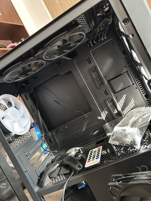 Carcasa pc wezen + 5 ventilatoare
