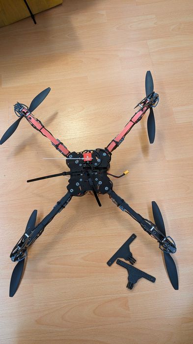 Дрон с рамка X525 с DJI Naza Lite
