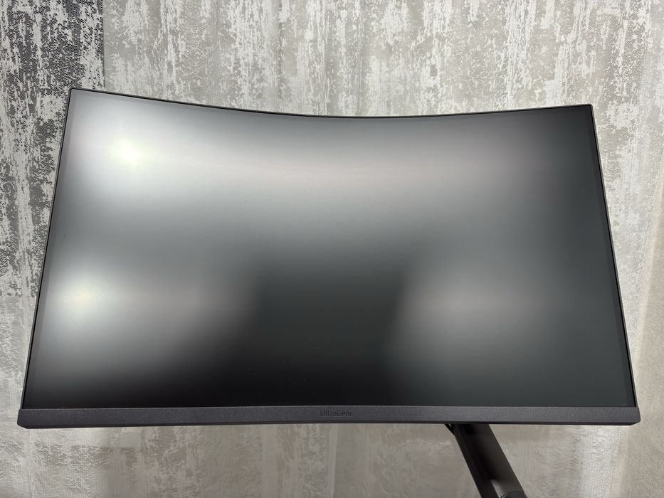 Монитор игровой.