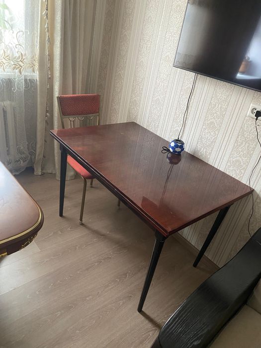 Продам срочно стол раздвижной