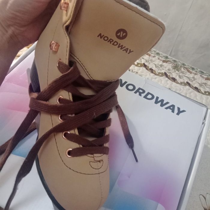 Фигурные коньки для девочки