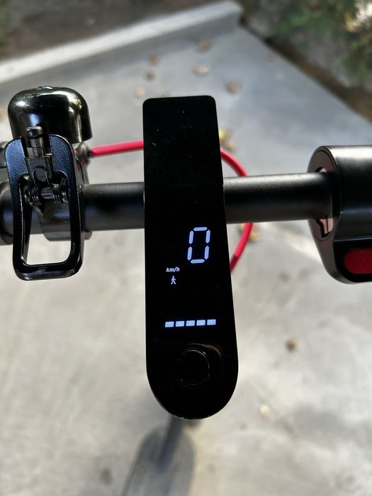 Продам Электросамокат xiaomi mi pro 2 в хорошем состоянии