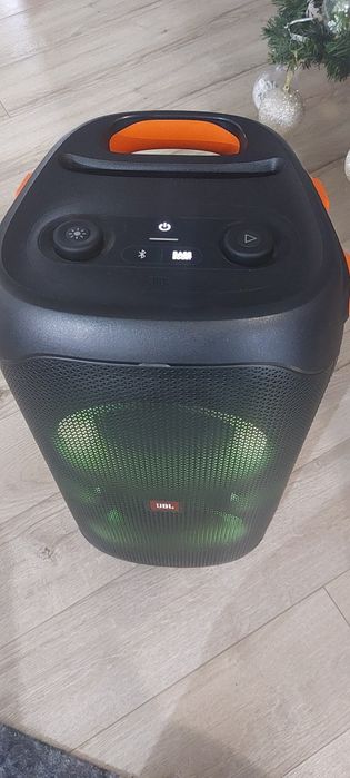 Vând boxa jbl  partybox  110
