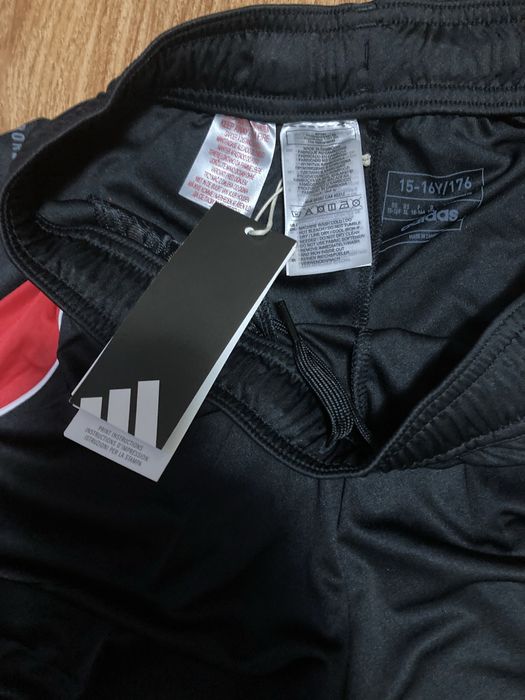 Мъжики оригинални шорти Adidas