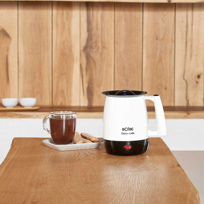 Уред за затопляне на мляко и правене на горещ шоколад