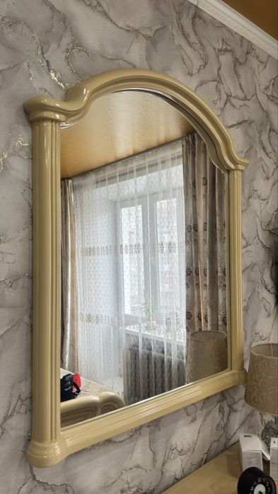 Зеркало в спальню