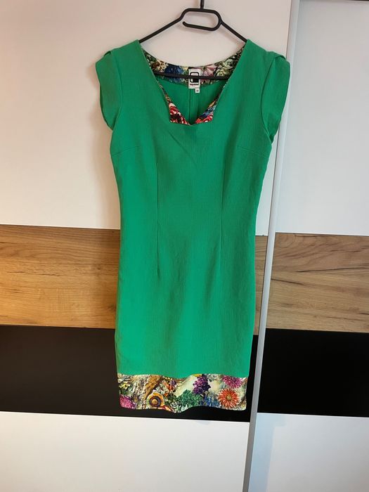 Rochița purtată o singură dată