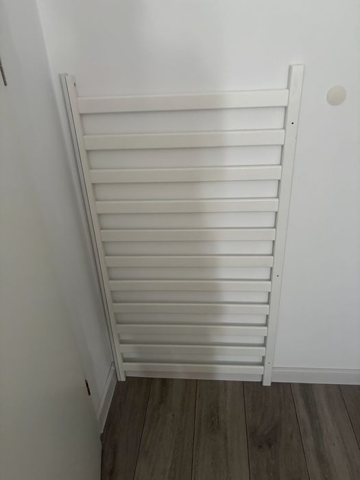 Patut din lemn 120x60 cm cu laterala detasabila si sertar + saltea