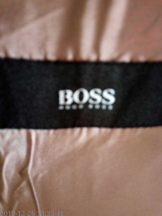 Hugo Boss. 150 ron .sacou barbatesc