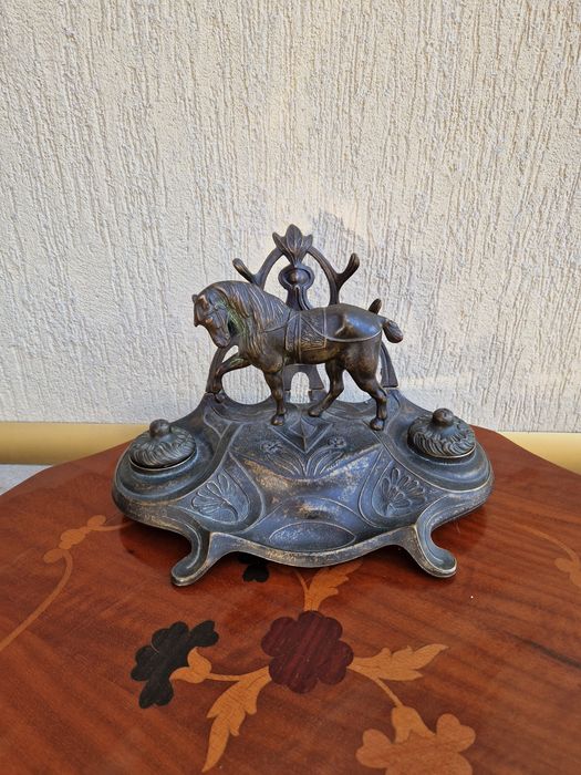 Уникална антикварна бронзова мастилница