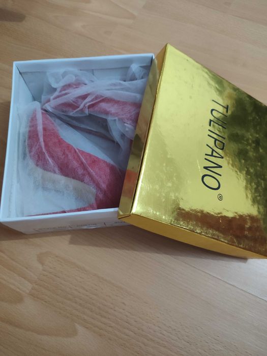 Pantofi cu toc înalt