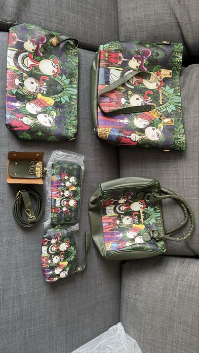 Продавам комплект дамски чанти с портомоне