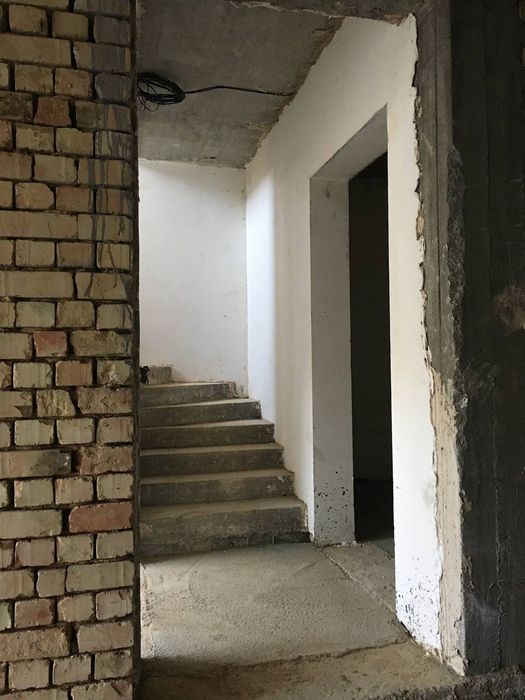 Hovli sotiladi Nazarbek Harakat maxallada