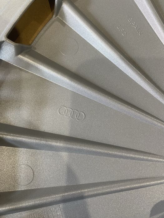 16 цола Тасове Ауди , Audi