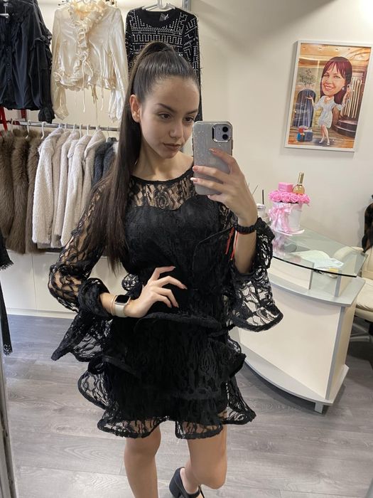 Рокля разкош налична в размер S/M и M/L