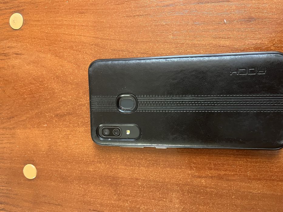 Продам Самаунг а30