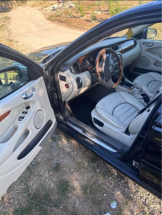 Vand sau schimb jaguar x type