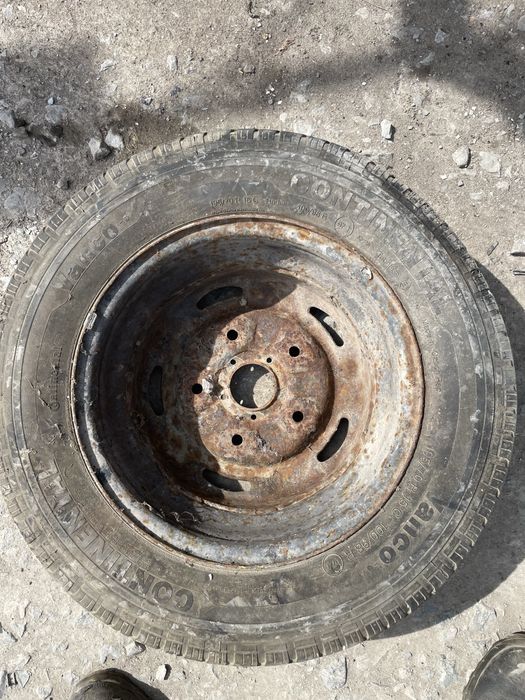 1брой Желязна джанта с гума 15ска Форд транзит