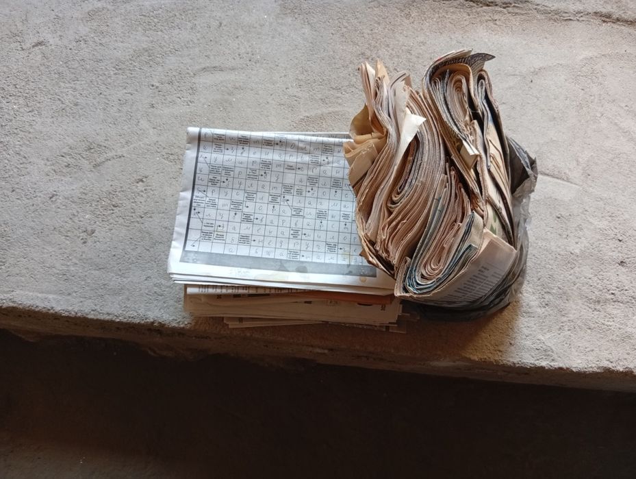 Газеталар сотилади срочно 20килоча бор 1кг 5000сум оладиган тел клингл