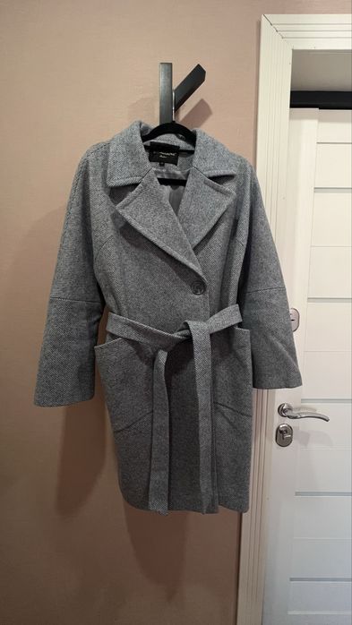 Продам дёшево женское пальто