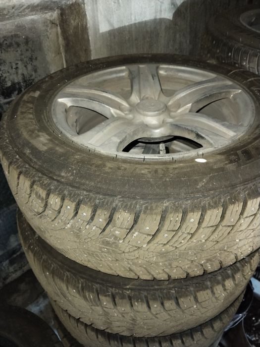 Продам диски с резиной зима шипы