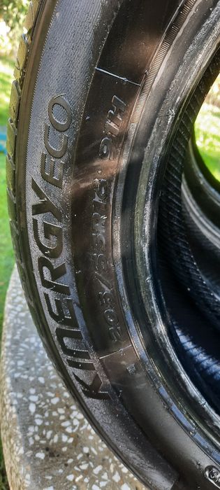 Vând cauciucuri vara Hankook 205/ 55/ R16