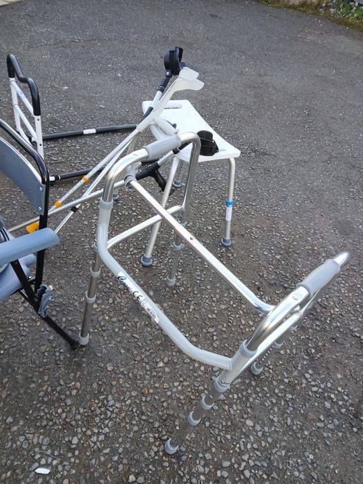 Инвалидна количка. Тоалетен стол  чисто нови