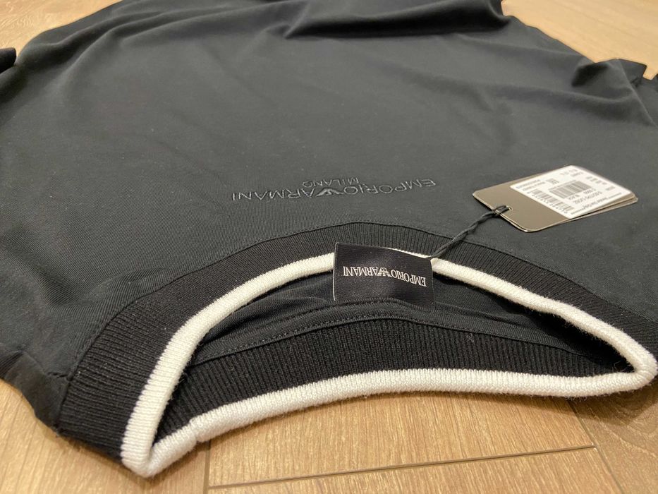Оригинална тениска Emporio Armani, черна, размери: M, L и XL