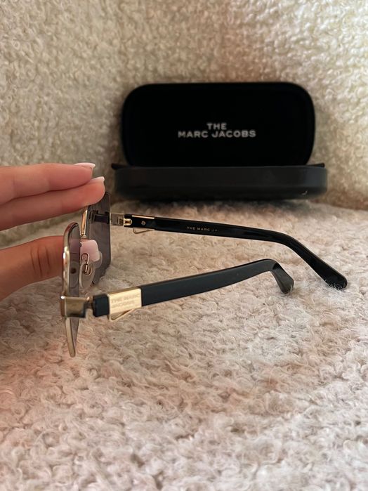 Дамски слънчеви очила MARC JACOBS закупени от оторизиран магазин